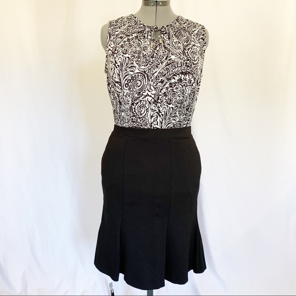 NWT! WHBM Black Fluted Knee Skirt SZ Small